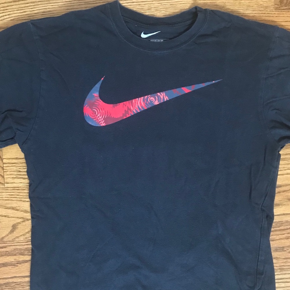 Nike swoosh logo graphic T-shirt